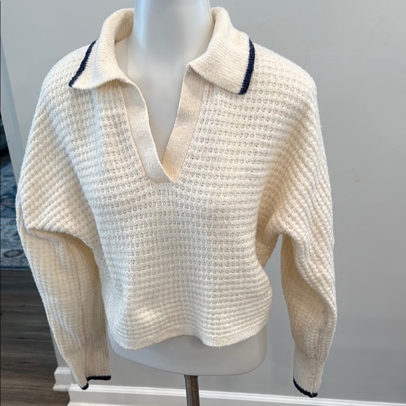 SO XS V-Neck Sweater Cream with Navy Trim - Picture 1 of 7